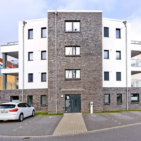 City Marina, Cm18-1 Apartment
